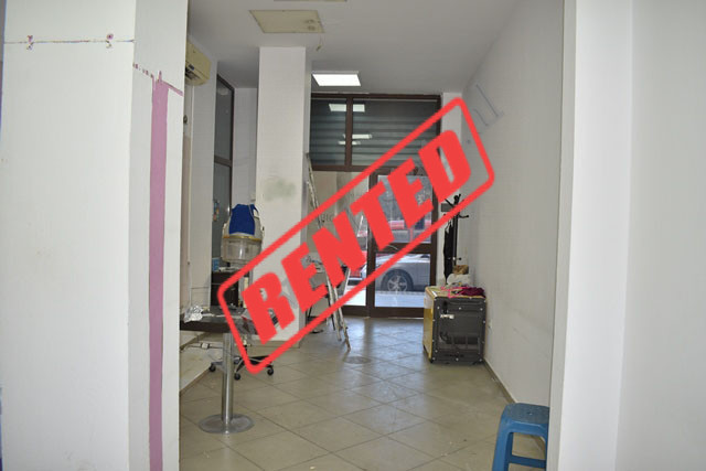 Ambient tregtar me qira prane rruges se Kavajes ne Tirane